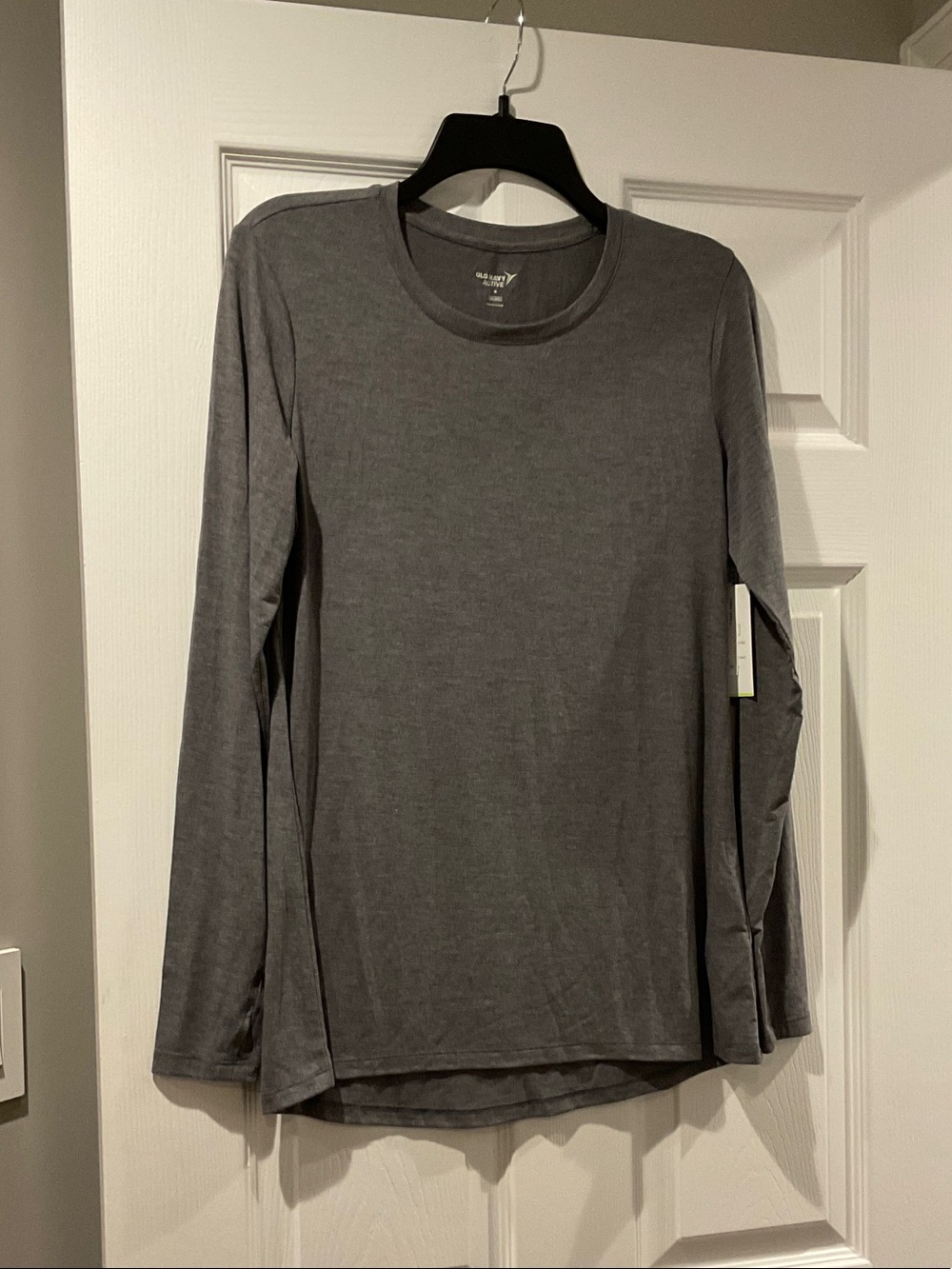 Old Navy Gray Long Sleeve Crew Neck Tee